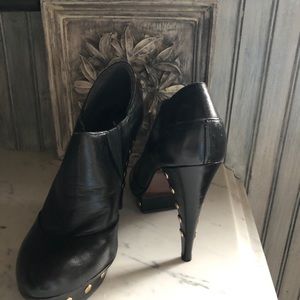 Steve Madden Beautiful Black hells never worn